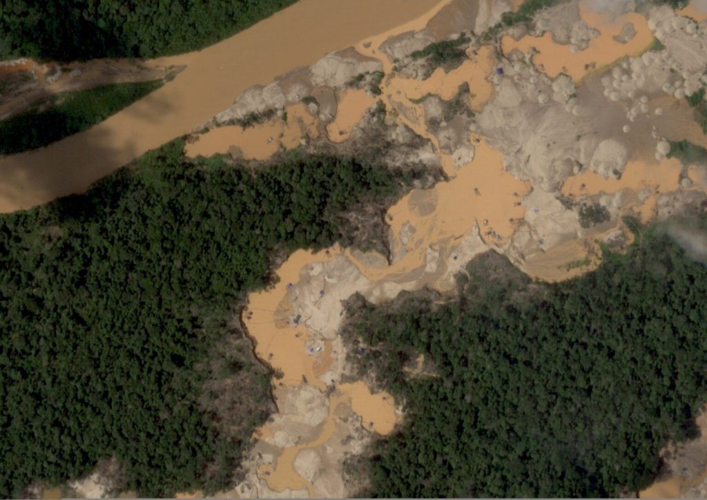 reciente expansión de la minería ilegal de oro en la Reserva Nacional Tambopata. Datos: ACCA, Planet